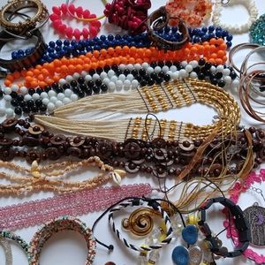 Vintage 90's Y2K 2000's & modern 2 lb Fashion Vtg Colorful Jewelry bundle Lot